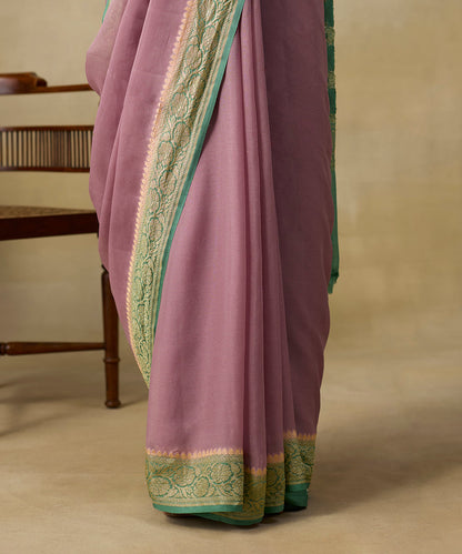Mauve_And_Green_Handloom_Pure_Georgette_Banarasi_Saree_And_With_Border_WeaverStory_04