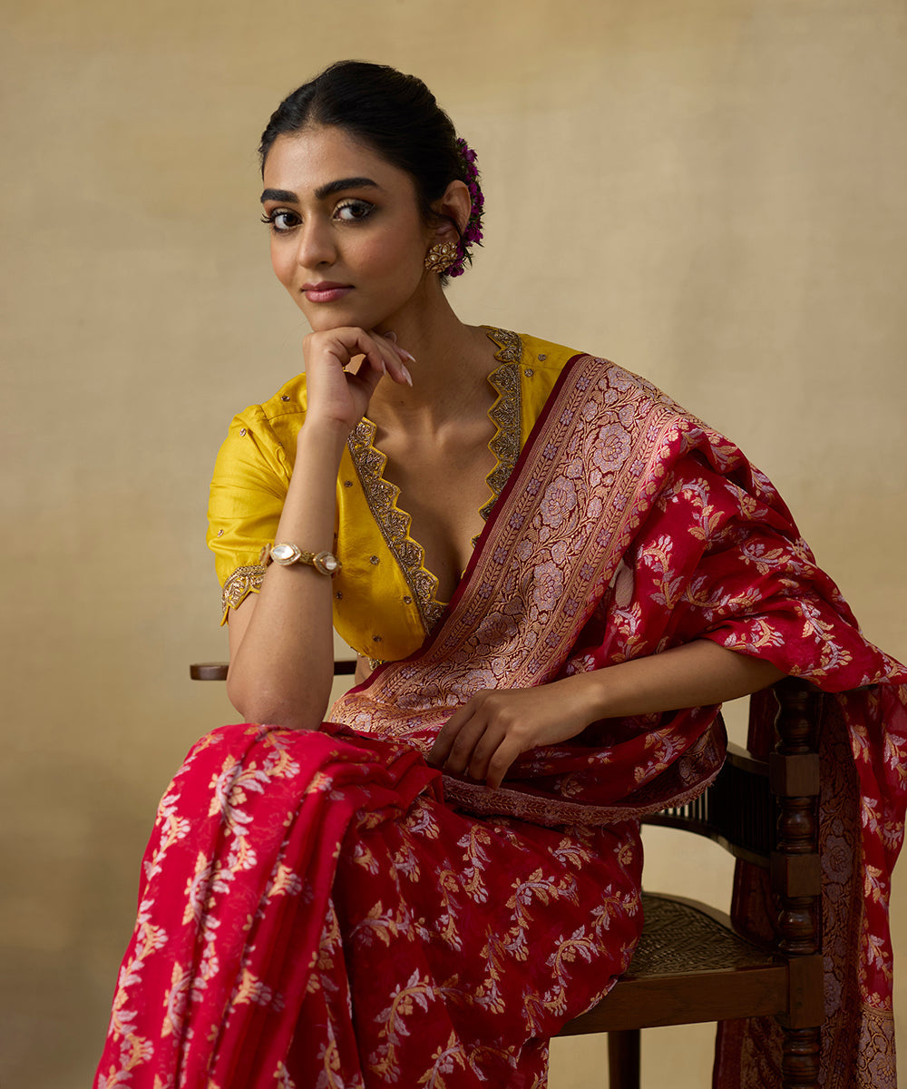 Red_Handloom_Pure_Georgette_Banarasi_Saree_With_Maroon_Border_And_Zari_Jaal_WeaverStory_02