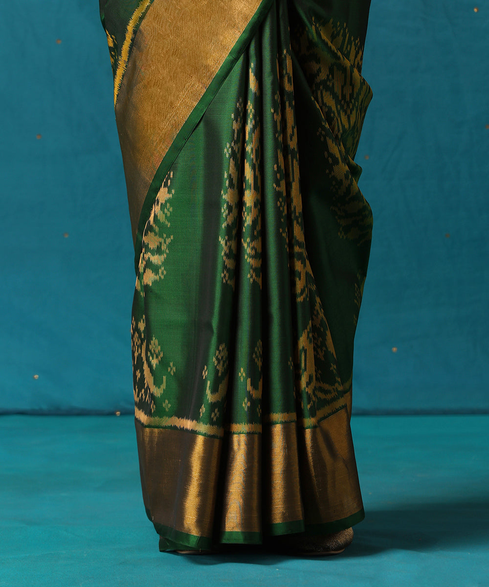 Handloom_Emerald_Green_Pure_Mulberry_Silk_Ikat_Patola_Saree_With_Zari_Border_WeaverStory04