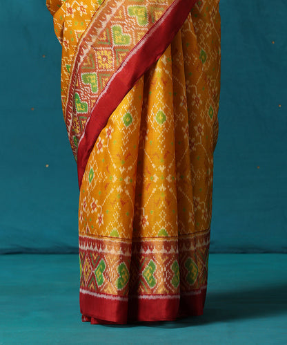 Mustard_Handloom_Pure_Mulberry_Silk_Ikat_Patola_Saree_With_Maroon_Border_And_Palla_WeaverStory04