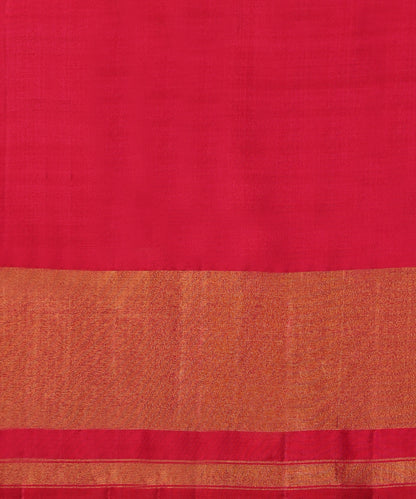 Magenta_Handloom_Pure_Mulberry_Silk_Ikat_Patola_Saree_With_Elephant_Border_WeaverStory05