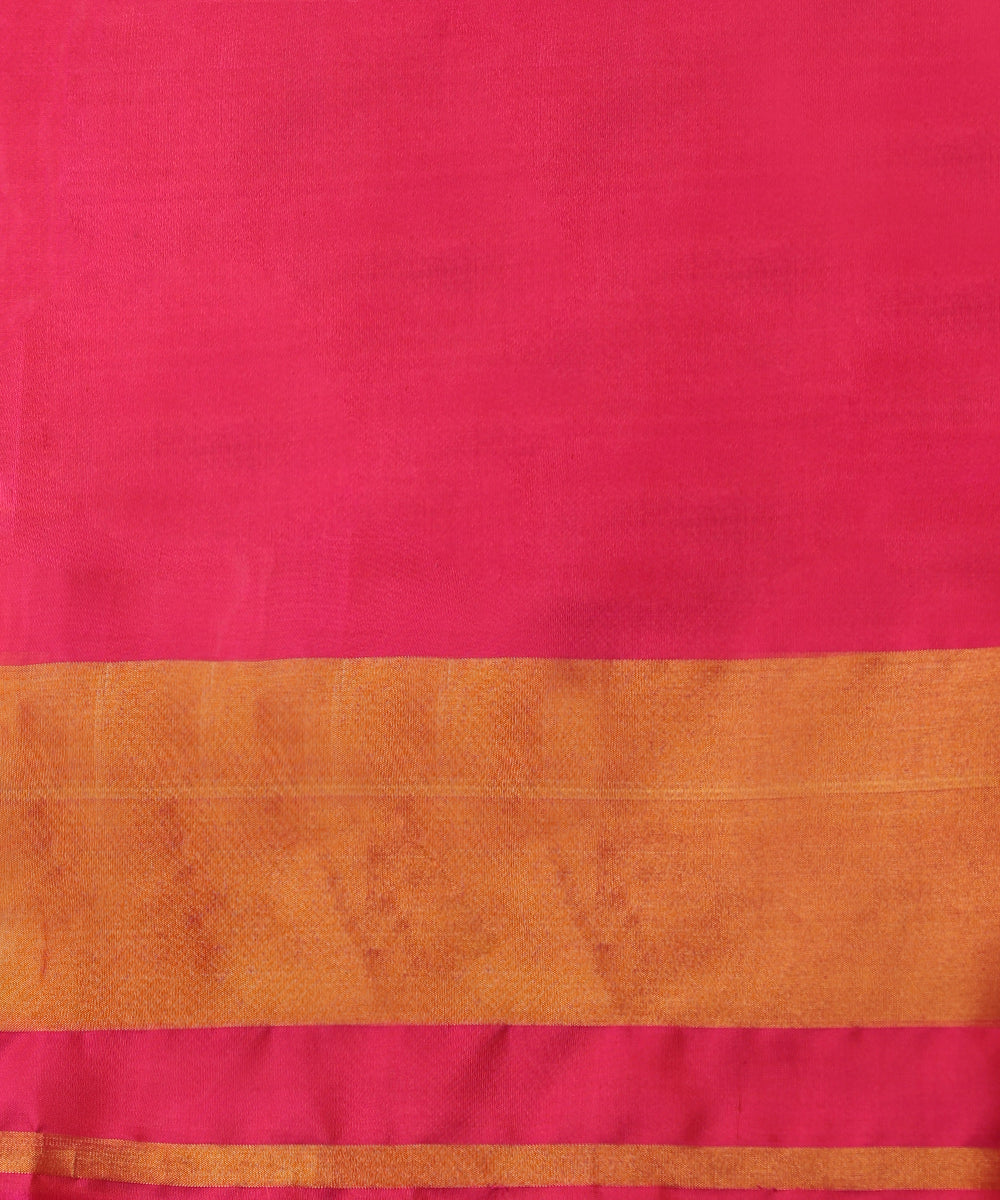 Handloom_Ink_Blue_And_Pink_Pure_Mulberry_Silk_Ikat_Patola_Saree_With_Geometrical_Patterns_WeaverStory05