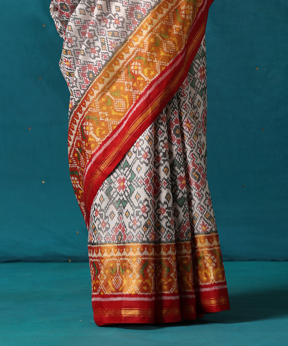 Handloom_White_And_Red_Pure_Mulberry_Silk_Ikat_Patola_Saree_With_Red_Border_WeaverStory04