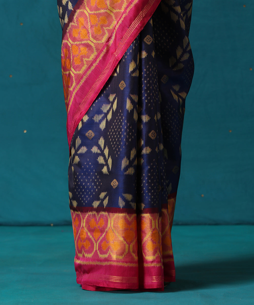 Purple_And_Pink_Handloom_Pure_Mulberry_Silk_Ikat_Patola_Saree_WeaverStory04