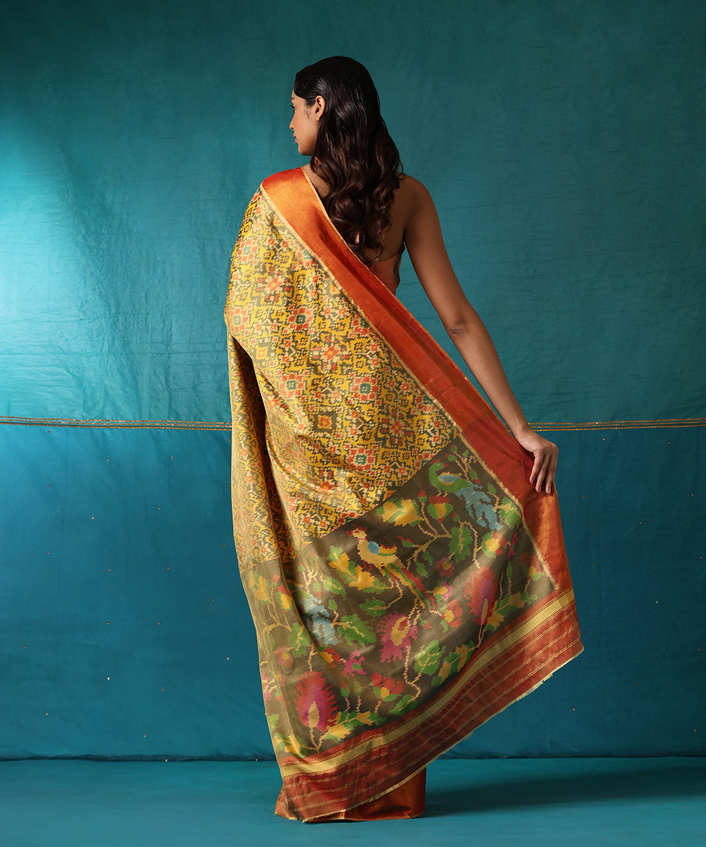 Green_And_Yellow_Dual_Tone_Handloom_Pure_Mulberry_Silk_Ikat_Patola_Saree_WeaverStory03