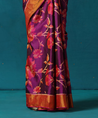 Purple_And_Pink_Handloom_Pure_Mulberry_Silk_Ikat_Patola_Saree_With_Floral_Motifs_WeaverStory04