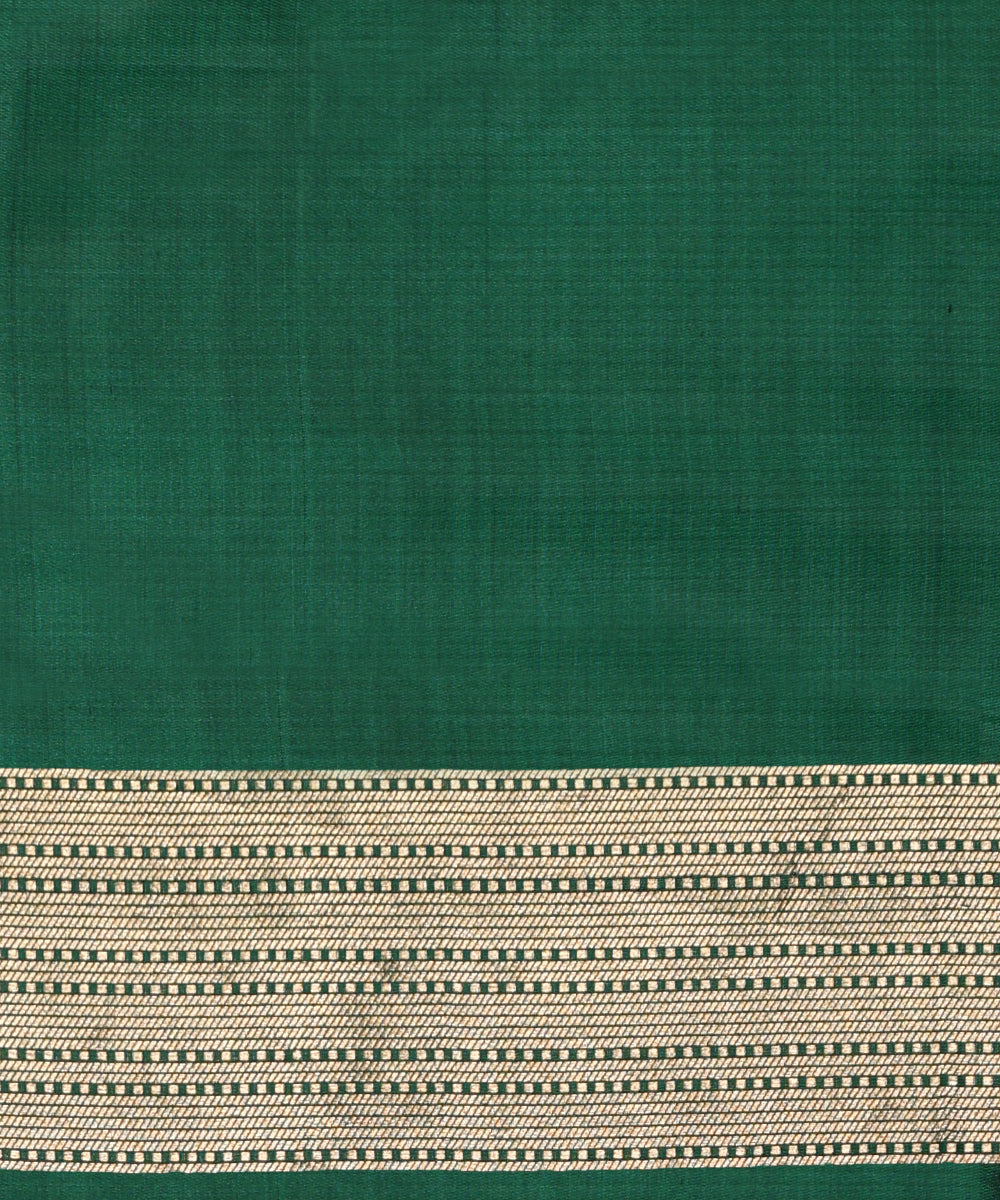 Green_Handloom_Pure_Katan_Tissue_Kimkhab_Banarasi_Saree_With_Zari_WeaverStory_05