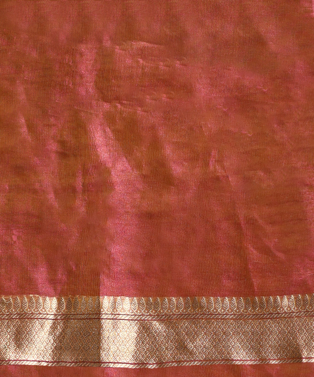 Peach_And_Gold_Handloom_Pure_Katan_Silk_Zari_Tanchoi_Banarasi_Saree_WeaverStory_05