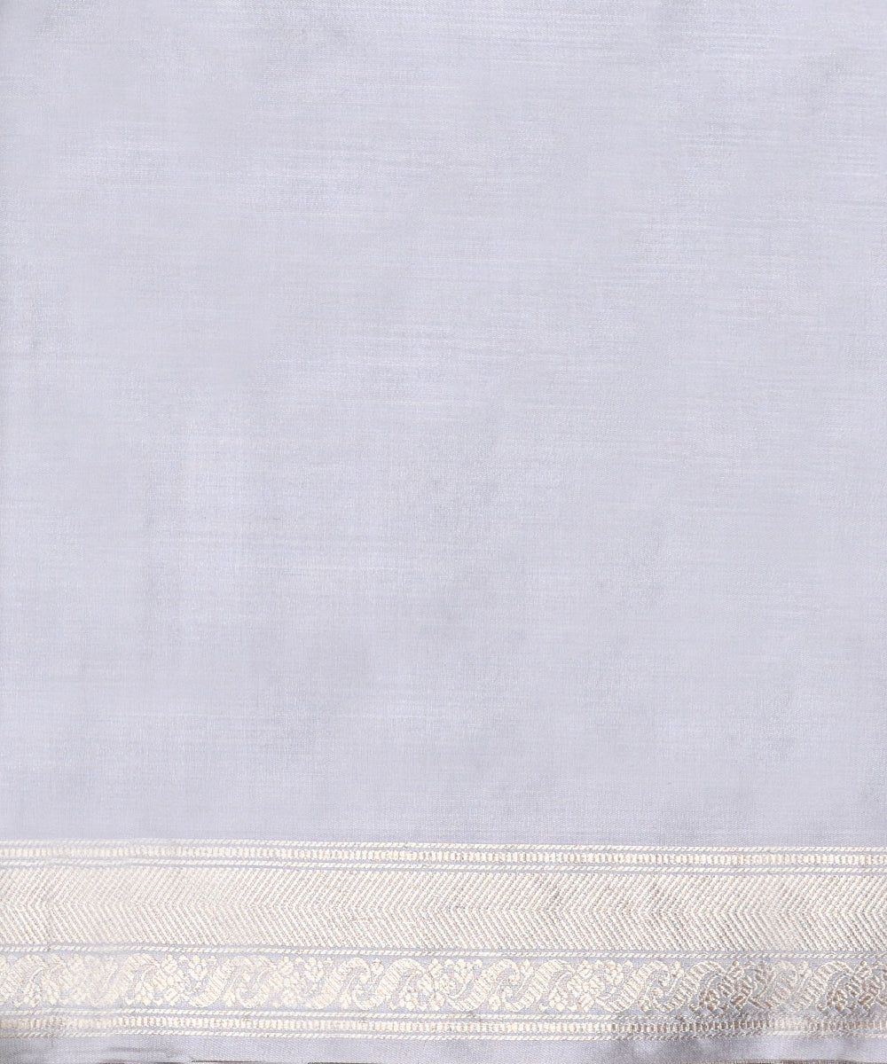 Grey_Handloom_Pure_Katan_Silk_Shikargah_Banarasi_Saree_With_Two_Deer_Motifs_WeaverStory_05