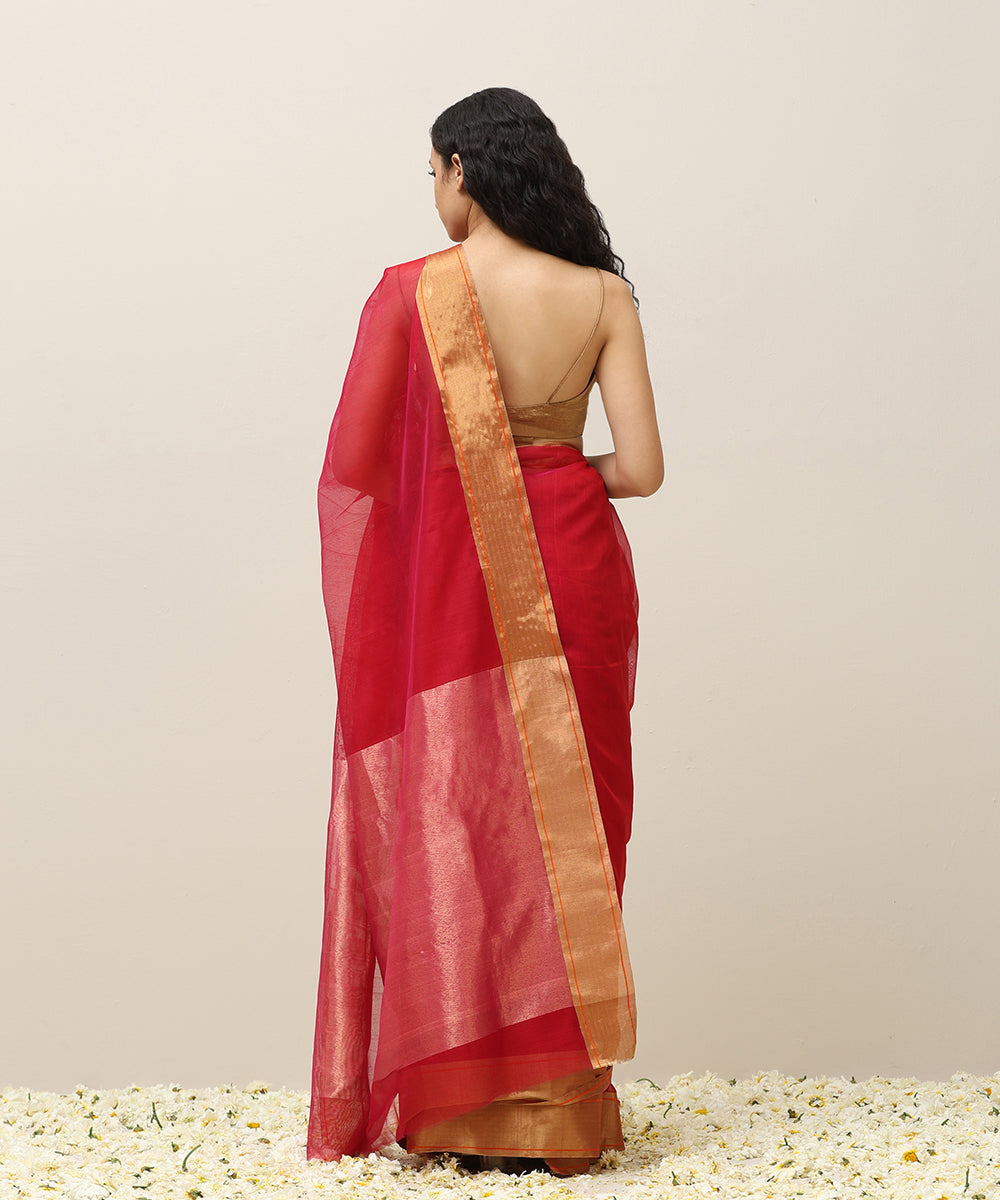 Handloom_Rani_Pink_Plain_Pure_Cotton_Chanderi_Saree_With_Gold_Tissue_Border_WeaverStory_03