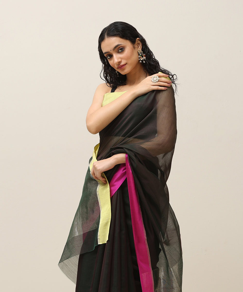Handloom_Black_Shot_Red/Green_Plain_Pure_Cotton_Chanderi_Saree_With_Two_Tone_Border_WeaverStory_01