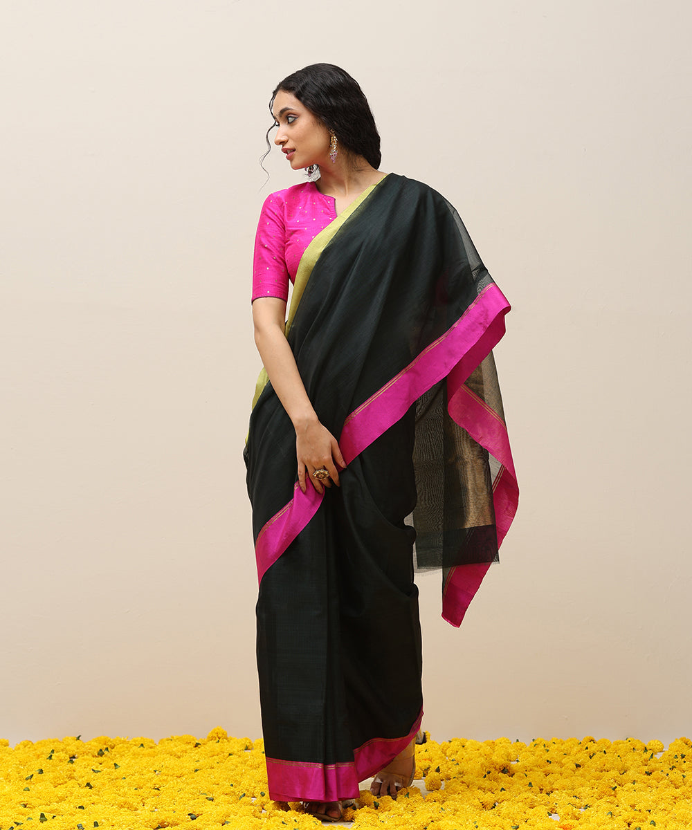 Handloom_Black_And_Green_Shot_Plain_Pure_Cotton_Chanderi_Saree_With_Border_WeaverStory_02