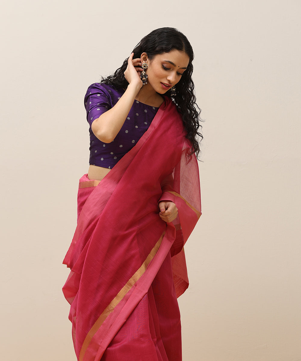 Pink_Handloom_Plain_Pure_Cotton_Chanderi_Saree_With_Peach_Border_And_Golden_Stripe_WeaverStory_01