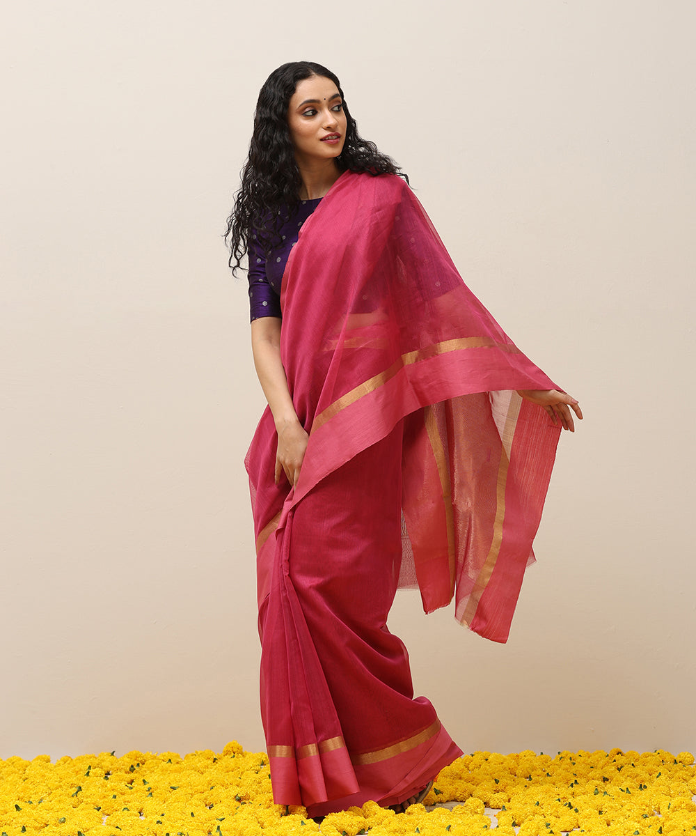 Pink_Handloom_Plain_Pure_Cotton_Chanderi_Saree_With_Peach_Border_And_Golden_Stripe_WeaverStory_02