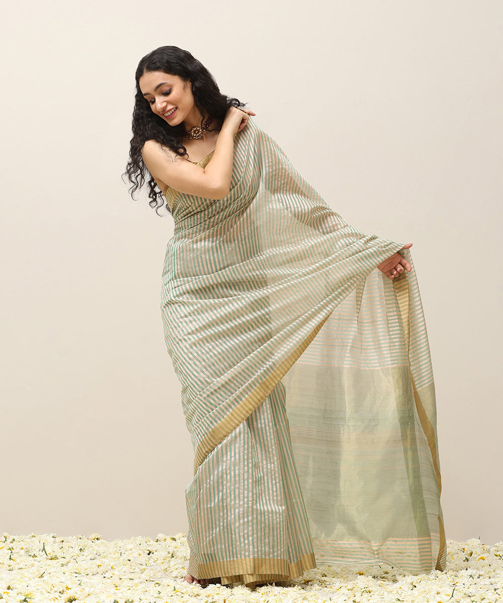 Handloom_Peach_And_Green_Stripe_Pure_Cotton_Silk_Chanderi_Saree_With_Golden_Border_WeaverStory_02