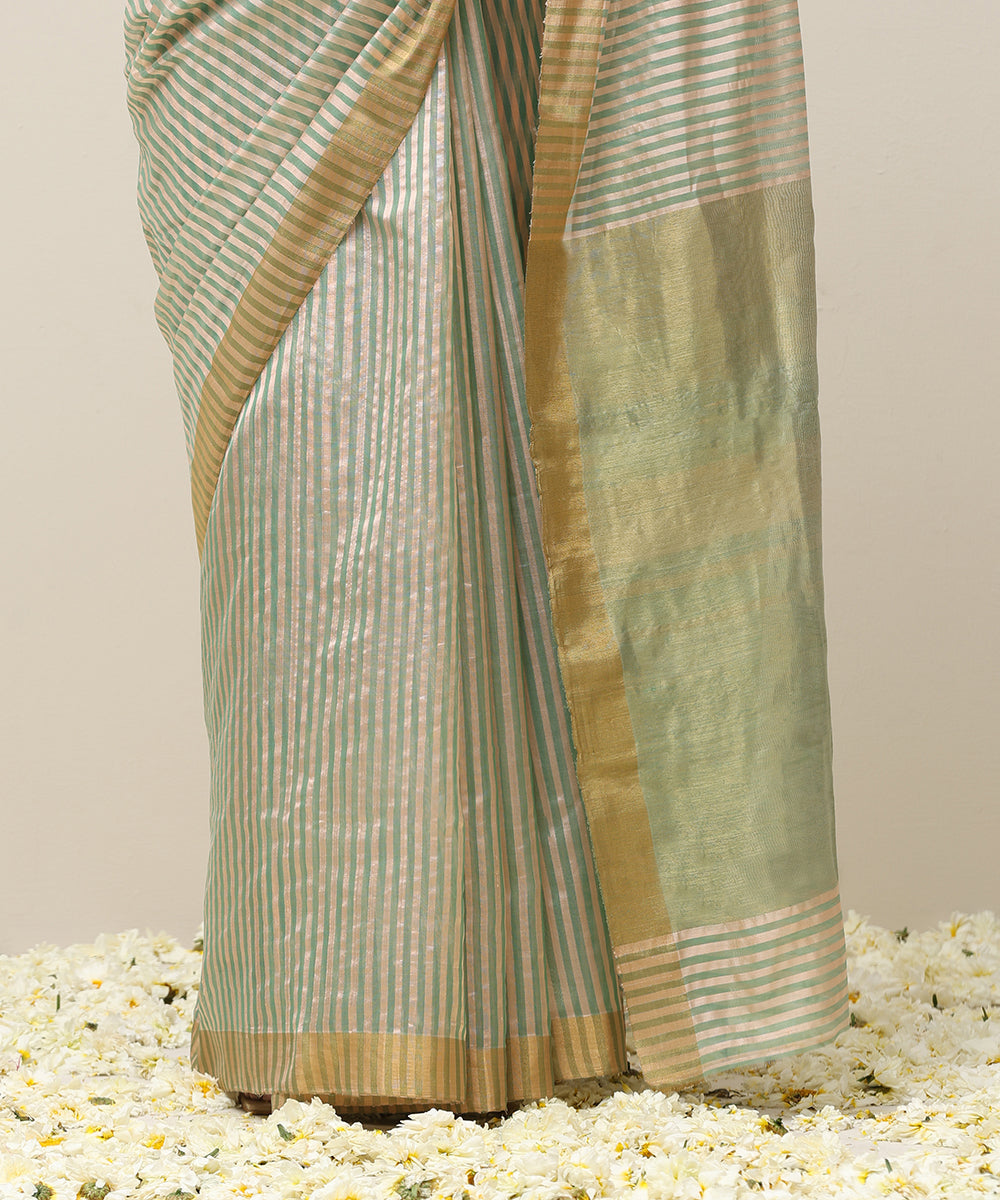 Handloom_Peach_And_Green_Stripe_Pure_Cotton_Silk_Chanderi_Saree_With_Golden_Border_WeaverStory_04