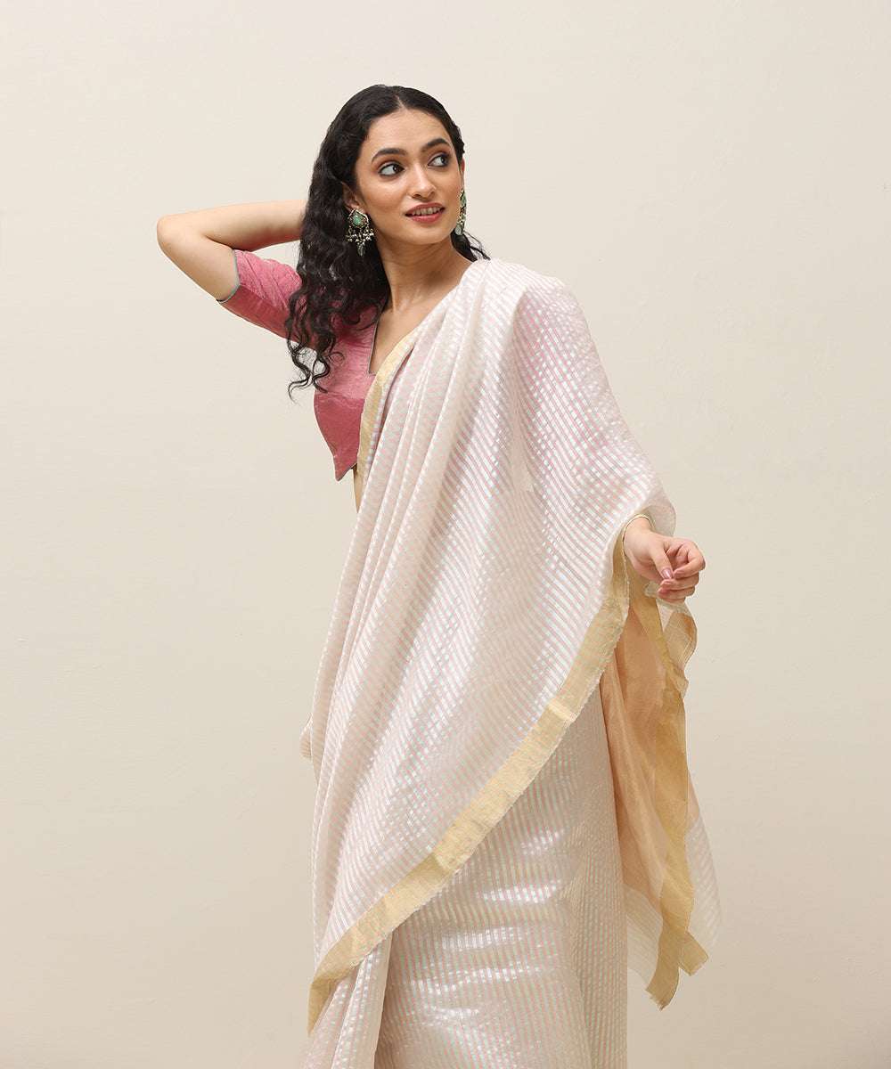 Silver_And_Peach_Handloom_Stripe_Pure_Cotton_Silk_Chanderi_Saree_With_Golden_Border_WeaverStory_01