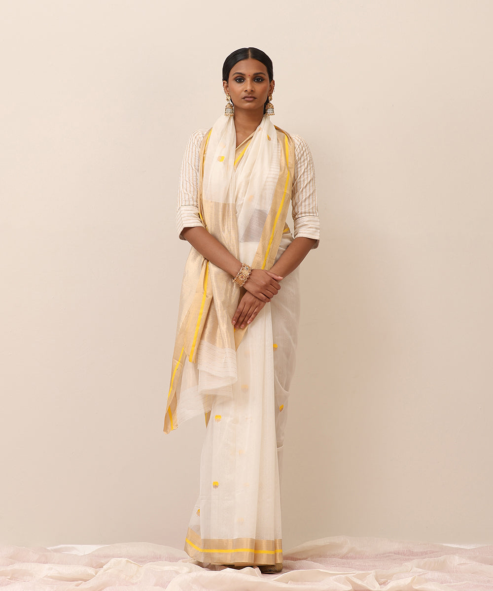 White_Handloom_Pure_Cotton_Chanderi_Saree_With_Yellow_Gainda_Boota_And_Golden_Border_WeaverStory_02