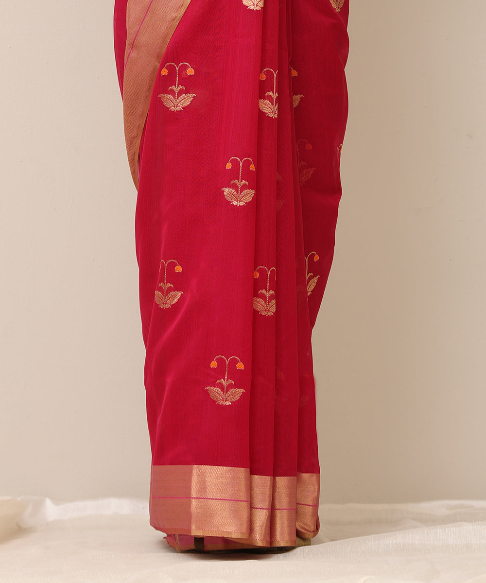 Handloom_Rani_Pure_Cotton_Chanderi_Saree_With_Boota_And_Golden_Border_WeaverStory_04