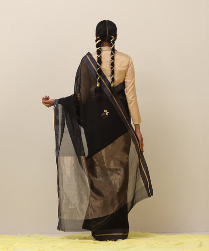 Handloom_Black_Pure_Cotton_Chanderi_Saree_With_Floral_Boota_And_Grey_Border_WeaverStory_03