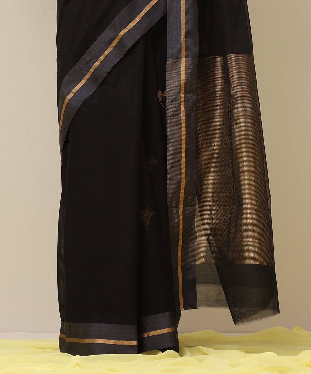 Handloom_Black_Pure_Cotton_Chanderi_Saree_With_Floral_Boota_And_Grey_Border_WeaverStory_04