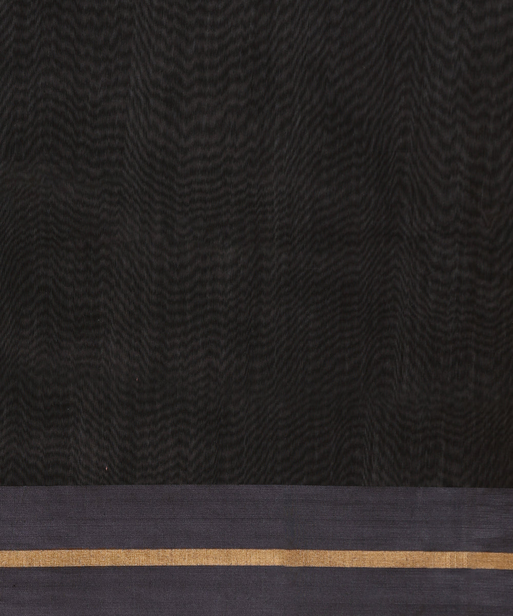 Handloom_Black_Pure_Cotton_Chanderi_Saree_With_Floral_Boota_And_Grey_Border_WeaverStory_05