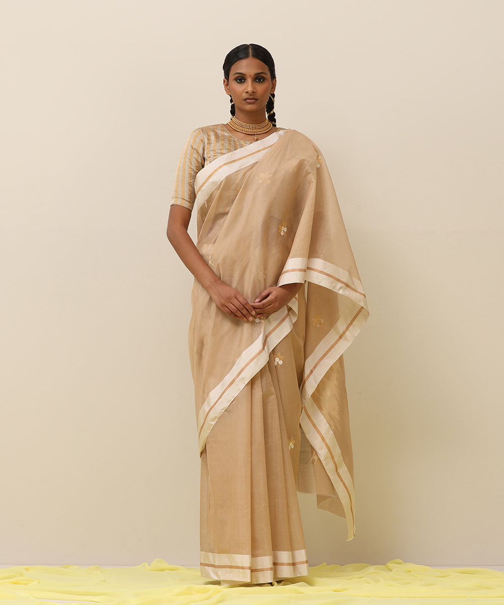 Handloom_Peanut_Brown_Pure_Cotton_Chanderi_Saree_With_Floral_Boota_And_White_Border_WeaverStory_02