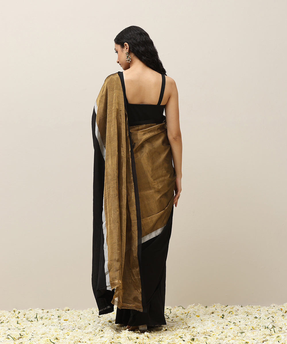 Handloom_Gold_Plain_Pure_Tissue_Chanderi_Saree_With_Black_Mashroo_Broad_Border_WeaverStory_03