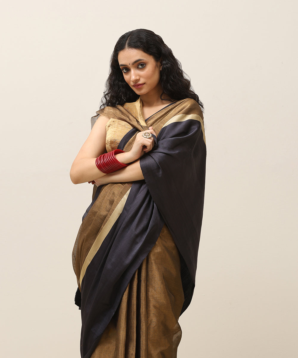 Handloom_Gold_Plain_Pure_Tissue_Silk_Chanderi_Saree_With_Grey_Mashroo_Border_WeaverStory_01