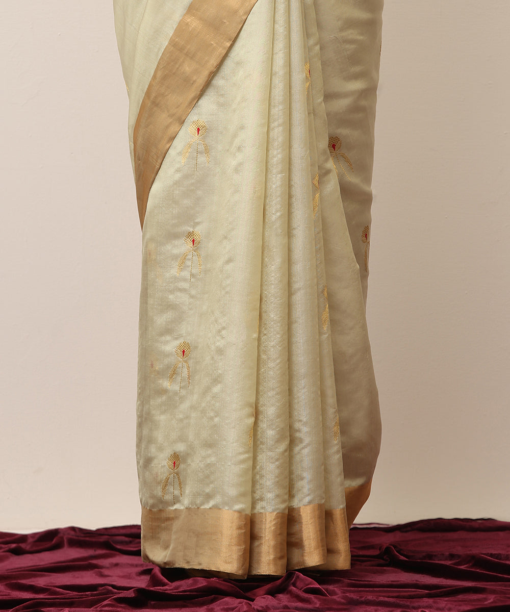 Pista_Green_Handloom_Pure_Silk_Chanderi_With_Eknaliya_Kapaas_Boota_With_Gold_Zari_Border_WeaverStory_04