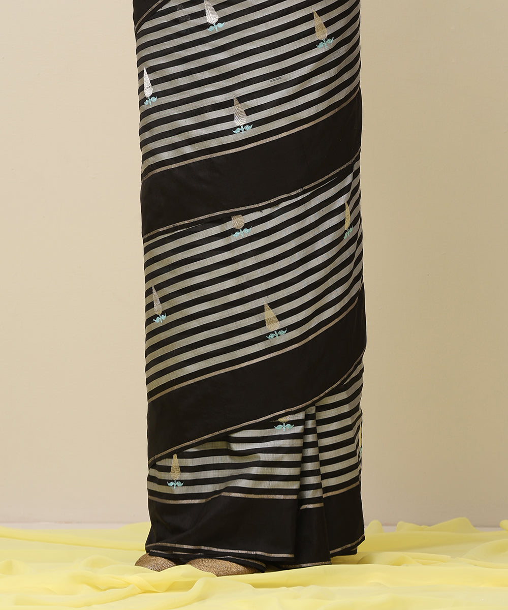 Grey_And_Black_Handloom_Stripes_Pure_Silk_Chanderi_Saree_With_And_Eknaliya_Silver_Boota_And_Blue_Leaf_WeaverStory_04