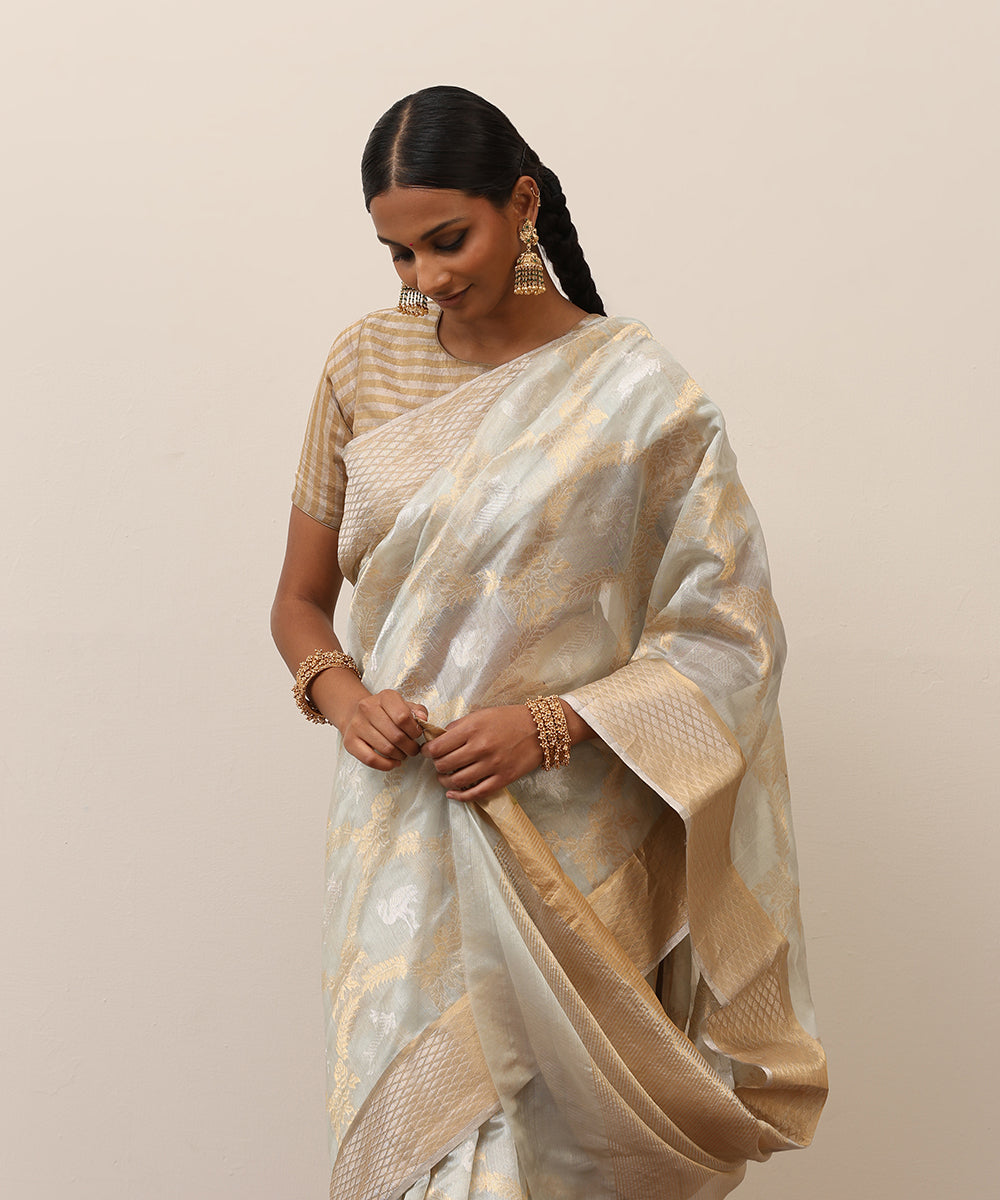 Handloom_Ice_Blue_Pure_Silk_Chanderi_Saree_With_Shikargah_Design_All_Over_WeaverStory_01