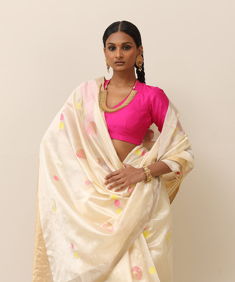 Handloom_Cream_Pure_Silk_Chanderi_Saree_With_Yellow_And_Pink_Circular_Motif_With_Gold_Zari_Plain_Border_WeaverStory_01