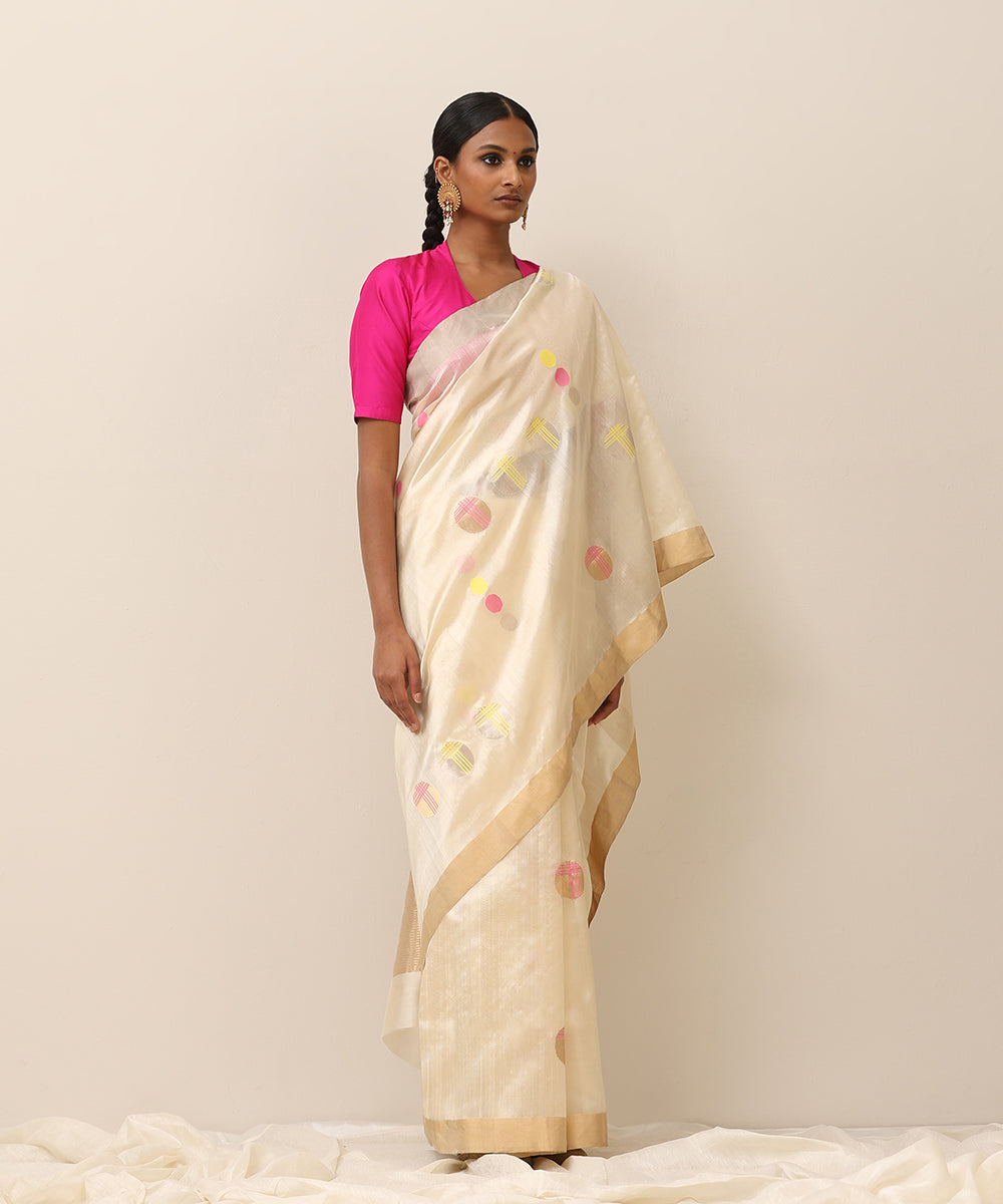 Handloom_Cream_Pure_Silk_Chanderi_Saree_With_Yellow_And_Pink_Circular_Motif_With_Gold_Zari_Plain_Border_WeaverStory_02