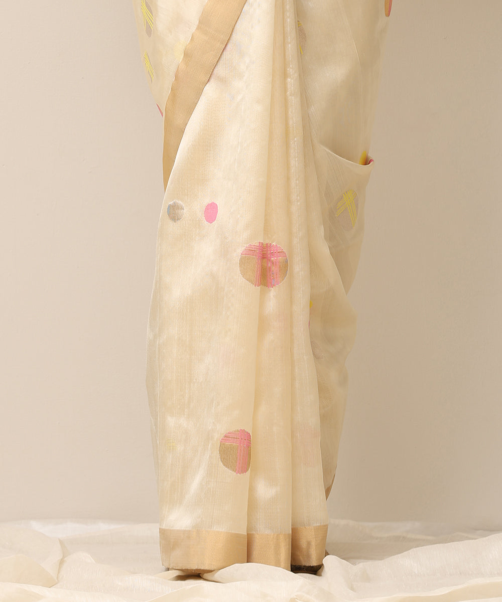 Handloom_Cream_Pure_Silk_Chanderi_Saree_With_Yellow_And_Pink_Circular_Motif_With_Gold_Zari_Plain_Border_WeaverStory_04