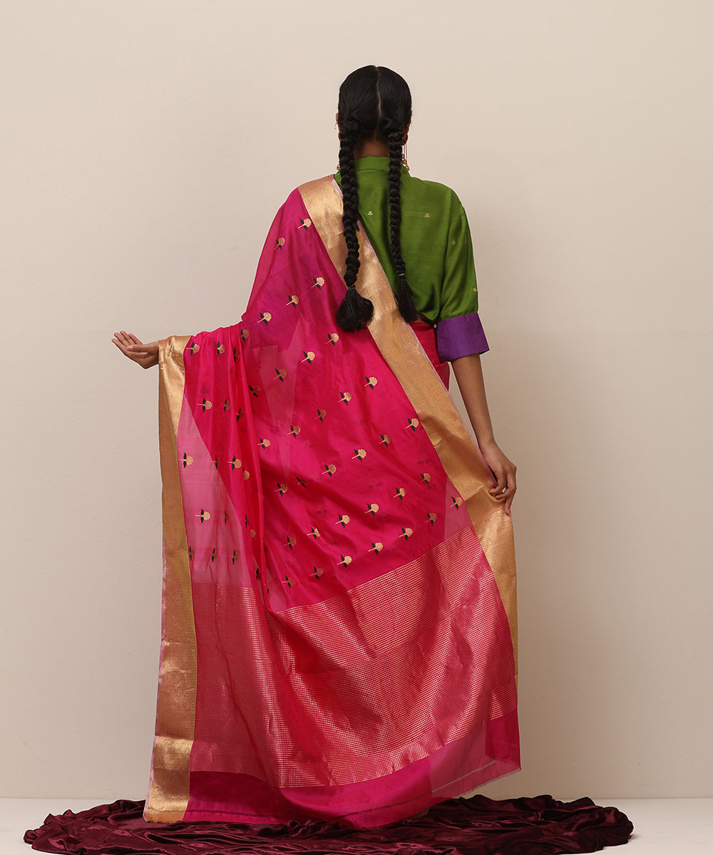 Handloom_Hot_Pink_Pure_Silk_Chanderi_Saree_With_Eknaliya_Gainda_Motif_And_Golden_Border_WeaverStory_03