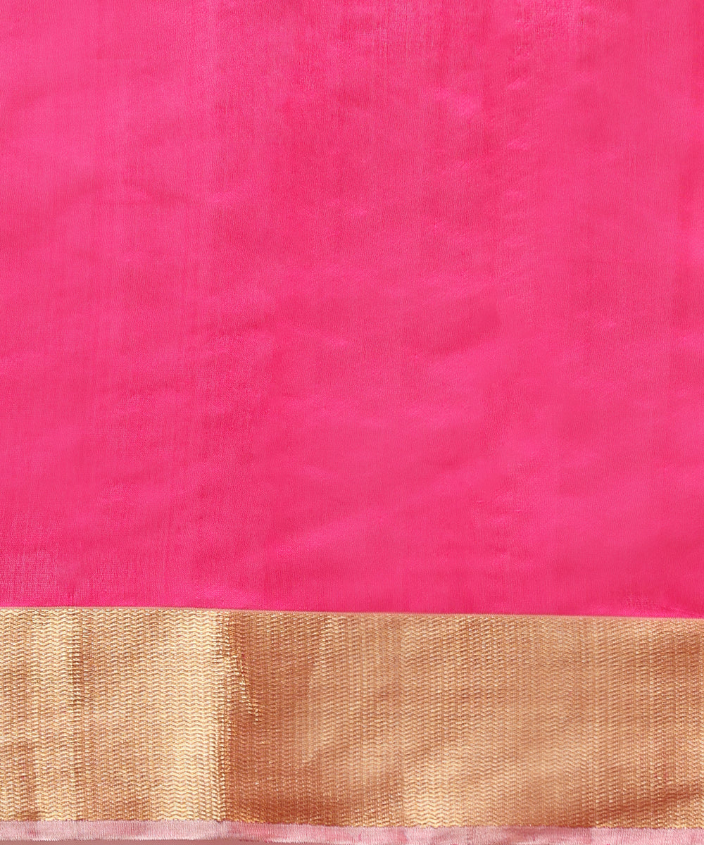 Handloom_Hot_Pink_Pure_Silk_Chanderi_Saree_With_Eknaliya_Gainda_Motif_And_Golden_Border_WeaverStory_05