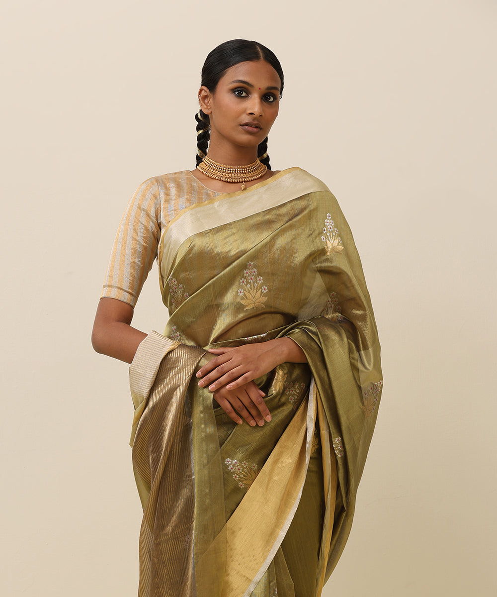 Olive_Green_Handloom_Pure_Silk_Chanderi_Saree_With_Eknaliya_Floral_Motif_And_Golden_Border_With_Silver_Selvadge_WeaverStory_01