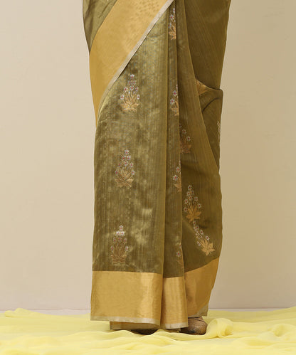 Olive_Green_Handloom_Pure_Silk_Chanderi_Saree_With_Eknaliya_Floral_Motif_And_Golden_Border_With_Silver_Selvadge_WeaverStory_04