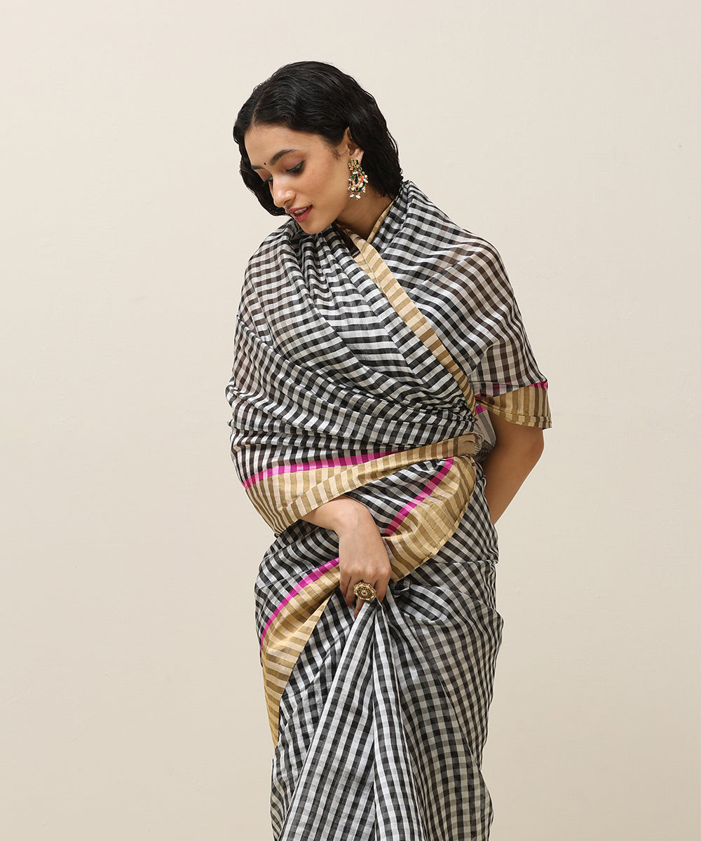 Black_And_White_Handloom_Checks_Pure_Silk_Chanderi_Saree_With_Golden_Border_WeaverStory_01