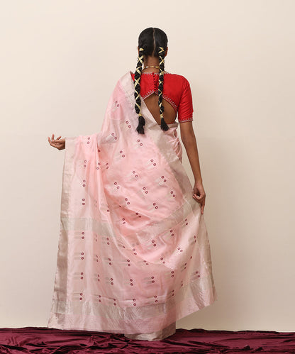 Handloom_Baby_Pink_Pure_Chanderi_Saree_With_Twin_Boota_Motif_And_Silver_Border_WeaverStory_03