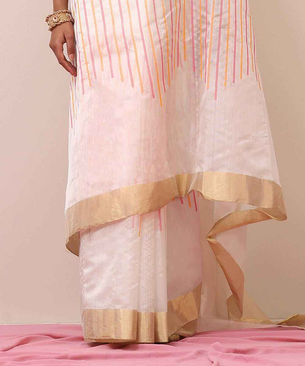 Handllom_White_Pure_Chanderi_Saree_With_Vertical_Meena_Pattern_And_Golden_Border_WeaverStory_04