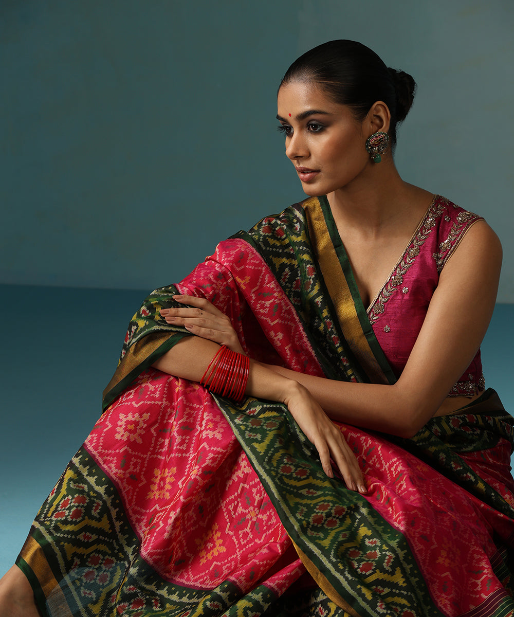 Hot_Pink_Handloom_Pure_Mulberry_Silk_Ikat_Patola_Saree_With_Green_Border_And_Palla_WeaverStory_01