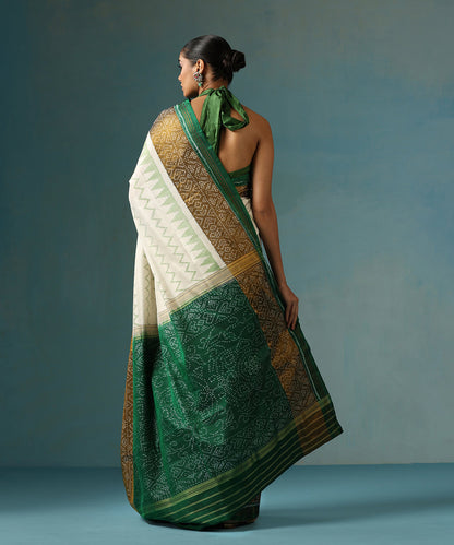 Handloom_Off_White_Pure_Mulberry_Silk_Ikat_Patola_Saree_With_Green_Border_And_Palla_WeaverStory_03