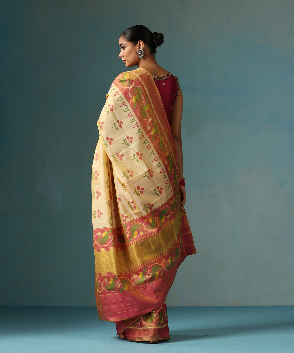 Handloom_Cream_Pure_Mulberry_Silk_Ikat_Patola_Saree_With_Pink_Tissue_Border_WeaverStory_03