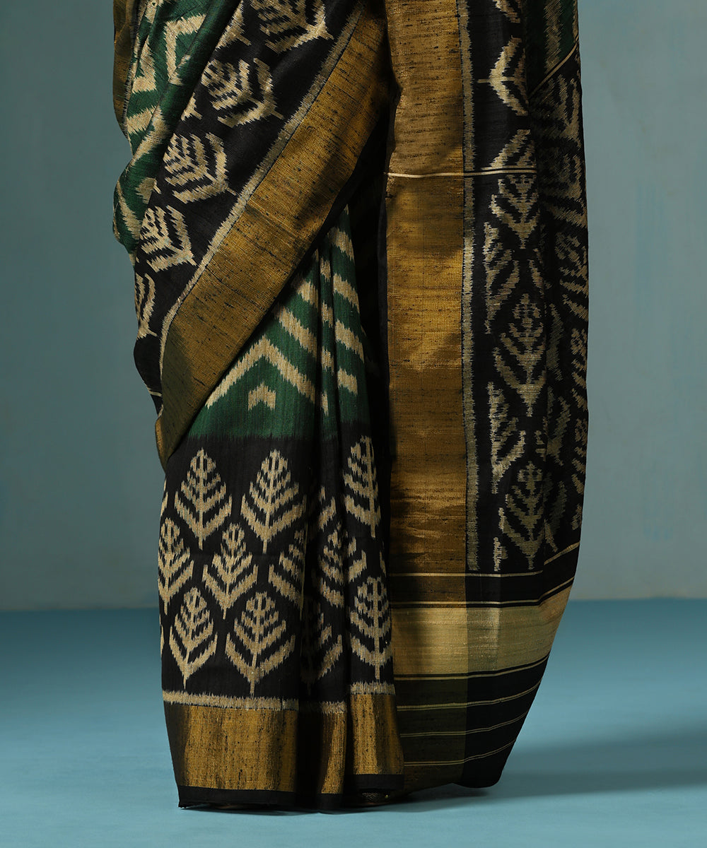 Handloom_Green_Pure_Raw_Silk_Ikat_Patola_Saree_With_black_Border_And_Palla_WeaverStory_04