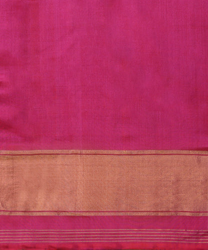 Parrot_Green_Handloom_Pure_Mulberry_Silk_Ikat_Patola_Saree_With_Tissue_Magenta_Border_WeaverStory_05