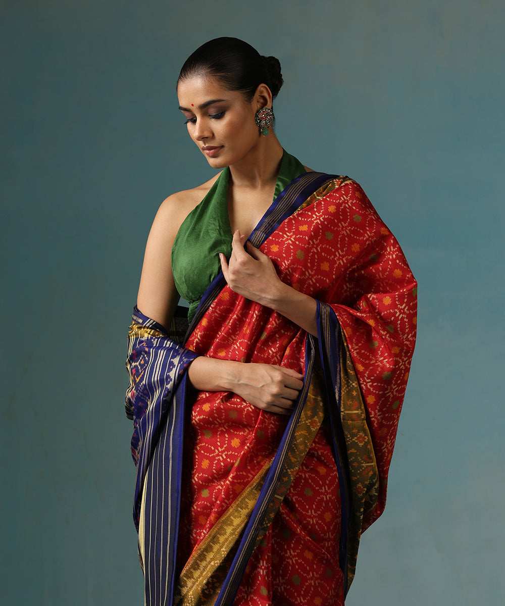 Handloom_Maroon_Pure_Mulberry_Silk_Ikat_Patola_Saree_With_Blue_Border_WeaverStory_01