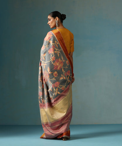 Handloom_Dark_Grey_Pure_Mulberry_Silk_Ikat_Patola_Saree_With_Floral_Motif_WeaverStory_03