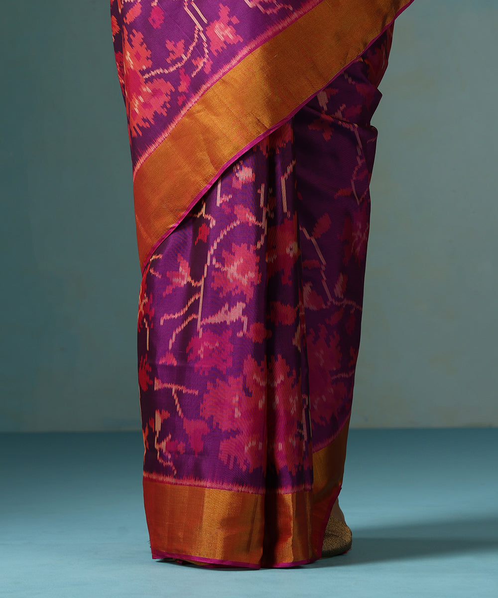 Handloom_Purple_And_Pink_Duotone_Pure_Mulberry_Silk_Ikat_Patola_Saree_WeaverStory_03